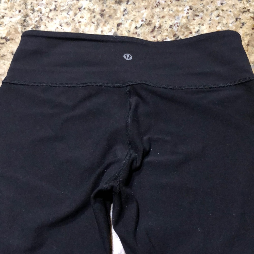 Lululemon Reversible Crop - Picture 12 of 16